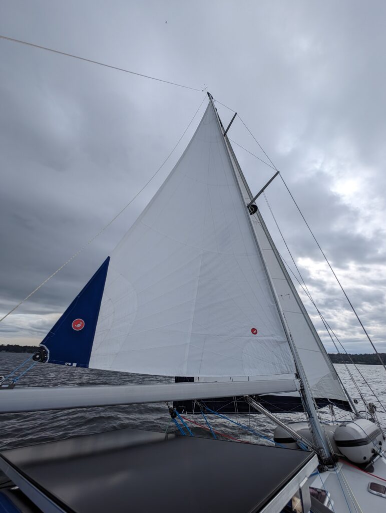 Under sail with the new main fully unfurled